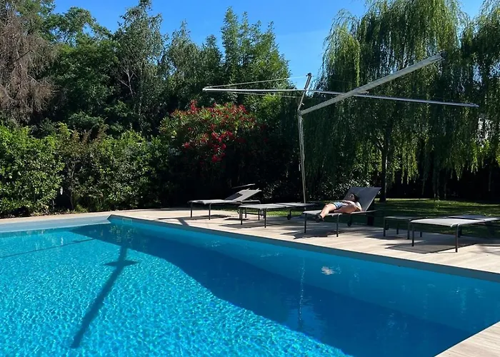 Salici, Pool & Garden Villa