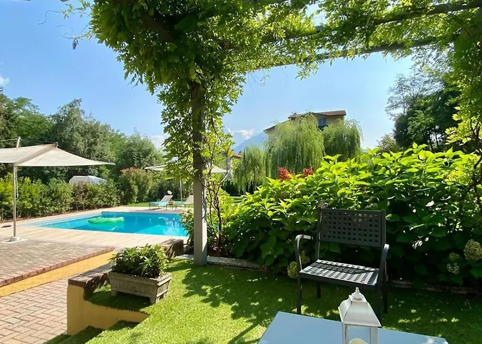 Salici, Pool & Garden * Colico