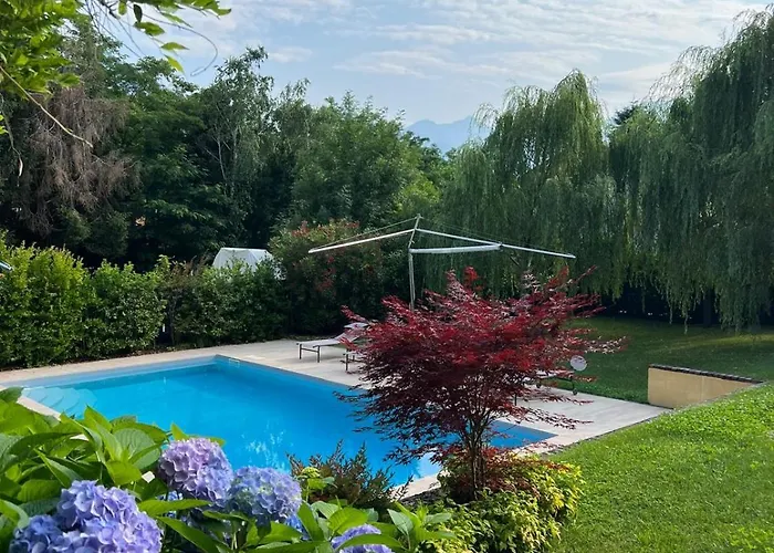Salici, Pool & Garden Villa Colico