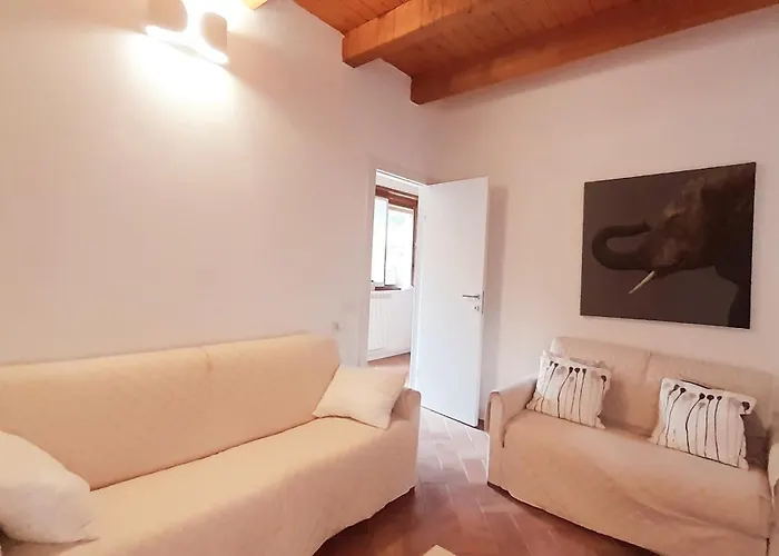 Salici, Pool & Garden Villa