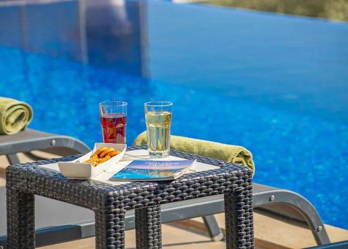Salici, Pool & Garden *